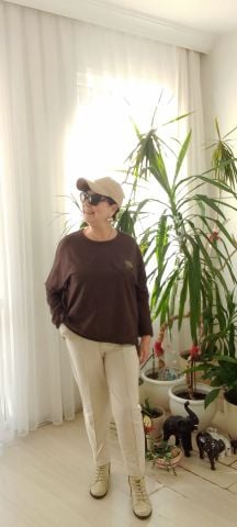 Kahve Rengi Üstünde Dore Kalp Baskısı Olan Sweatshirt