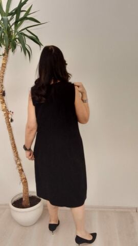 Büyük Beden  Siyah  Kolsuz Likralı  Diz Altı Elbise