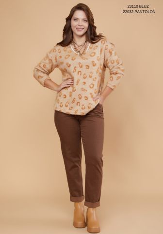 Bej Rengi Leopar Desenli  Yumuşacık Triko