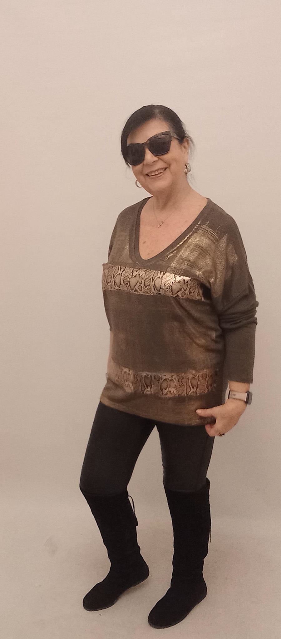 Haki Rengi V Yaka Önünde Varak Baskısı Olan İtalyan İnce Triko