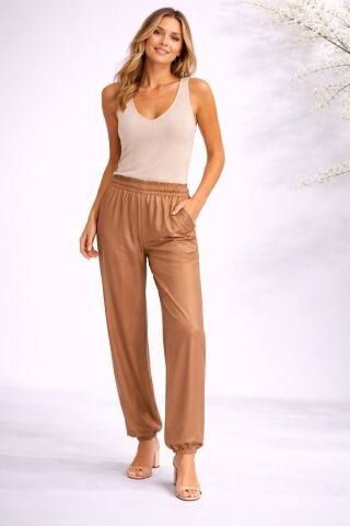 Camel Rengi Beli Lastikli  Parlak Şantuk Kumaş Paçası Dar Pantalon