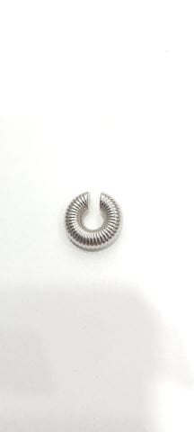 Çelik Gümüş Rengi Kıkırdak Küpe