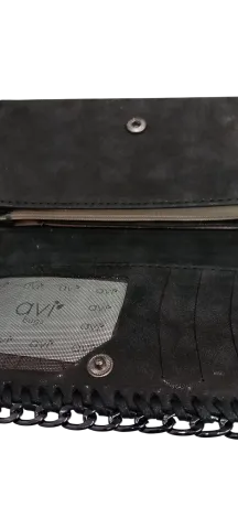 Siyah suet zincir aksesuarli para cuzdeni