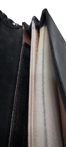 Siyah suet zincir aksesuarli para cuzdeni