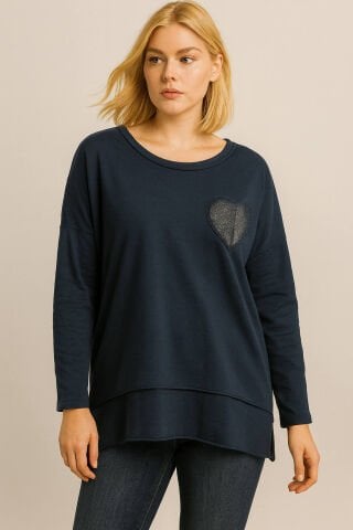 İtalyan Lacivert Sweashirt Sagda Bir  Kalp Figürü Var