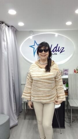 Kemik Camel Kapşonlu Zebra Desenli Triko Kazak