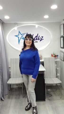 Saks Rengi Asimetri Bir Omuzu Askılı Triko Kazak