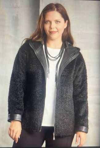 Siyah Tüylü  Kapşonlu Kaban