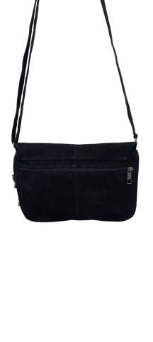 Siyah Hakiki Suet Postacı Modeli Kapaklı Arkasınde Fermuarlı Gözü Olan Çanta