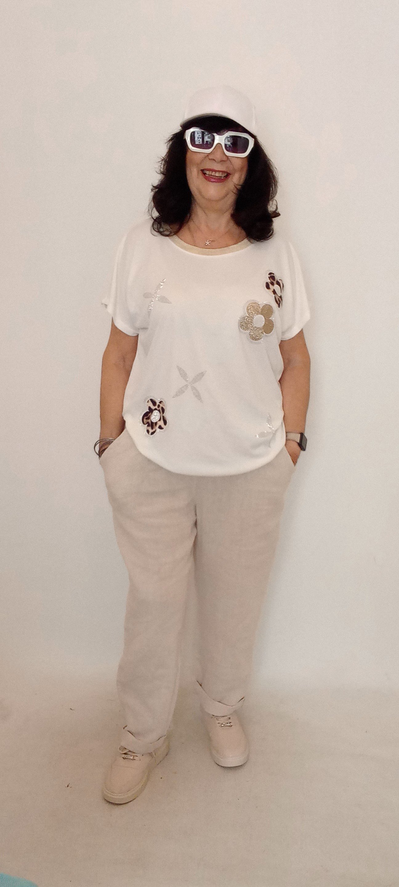 İtalyan Cotton Çiçek Aplikeli Taşlı Kısa Kollu Bluz - Beyaz