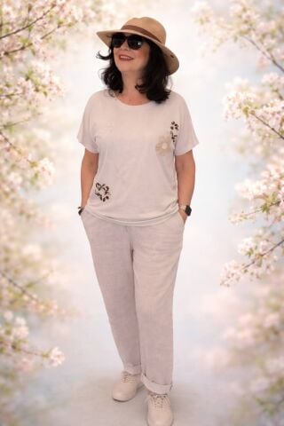 İtalyan Cotton Çiçek Aplikeli Taşlı Kısa Kollu Bluz - Bej