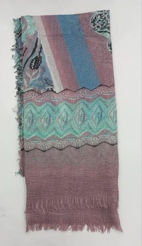 Toprak Rengi İle Mint Yeşili Ve Pembenin  Dansı