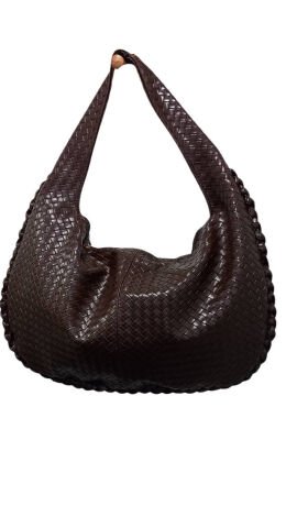 Kahve Rengi Örgülü Yarım Ay Şeklinde Çanta