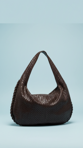 Kahve Rengi Örgülü Yarım Ay Model Çanta – Doğal Duruş, Modern Form