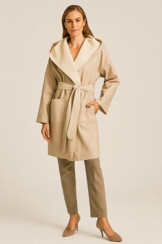 İtalyan Bej Büyük Yakalı Salş Yapay Deri Trençkot