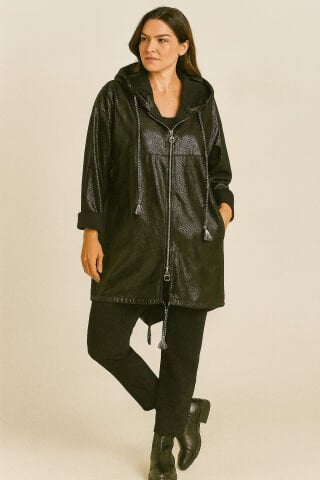 Siyah Parlak Baskılı  Yapay Deri Kapşonlu Fermuarlı Trenç