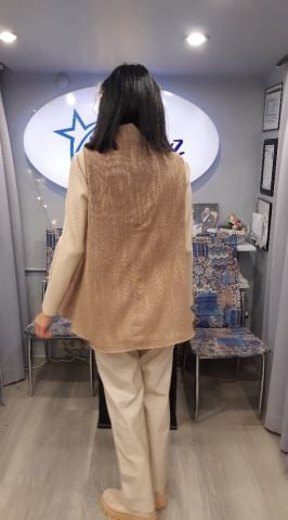 Bej Kırçıllı  Kolsuz  Degaje Yaka Tunik Sueter