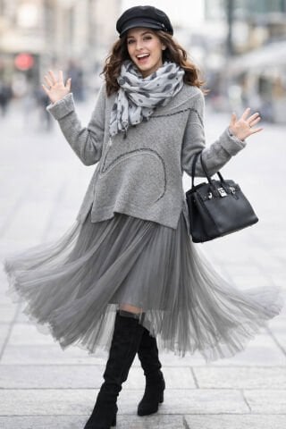 İtalyan Gri Rengi Üstü Triko Kazak Altı Askılı Tül Etekli Elbise