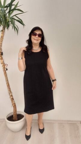 Büyük Beden  Siyah  Kolsuz Likralı  Diz Altı Elbise