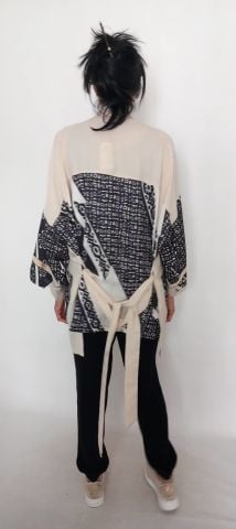 Bej Rengi  Siyah Desnli Kimono modeli ceket