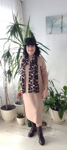 İtalyan Yuvarlak Yaka Düz Salaş Kemerli Triko Elbise