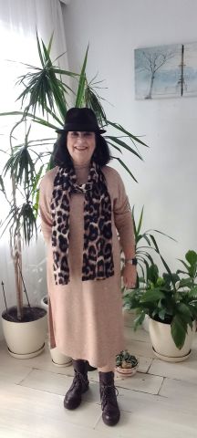 İtalyan Yuvarlak Yaka Düz Salaş Kemerli Triko Elbise