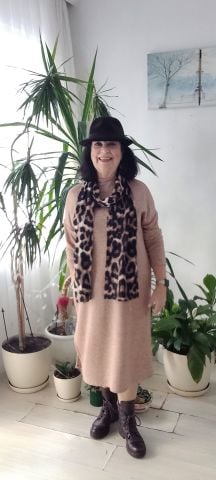 İtalyan Yuvarlak Yaka Düz Salaş Kemerli Triko Elbise