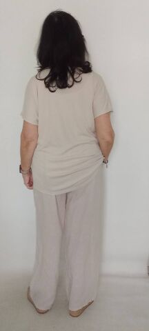 İtalyan Bej Üstünde Beyaz Rengi Organze Çiçekleri İncilerle İşlenmiş Bluz