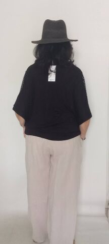 Siyah Kolları Taşlı  Cotton Bluz