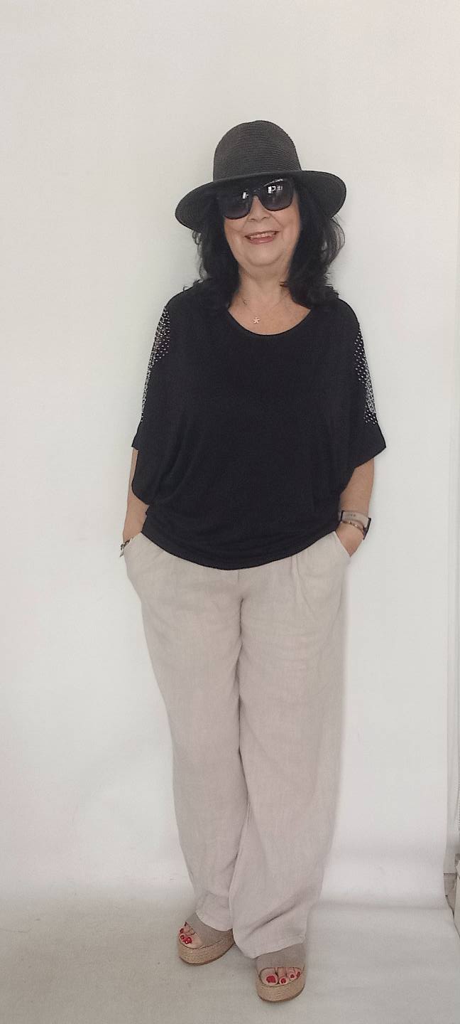 Siyah Kolları Taşlı  Cotton Bluz