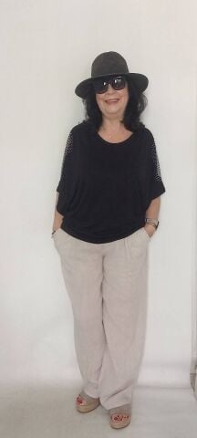 Siyah Kolları Taşlı  Cotton Bluz