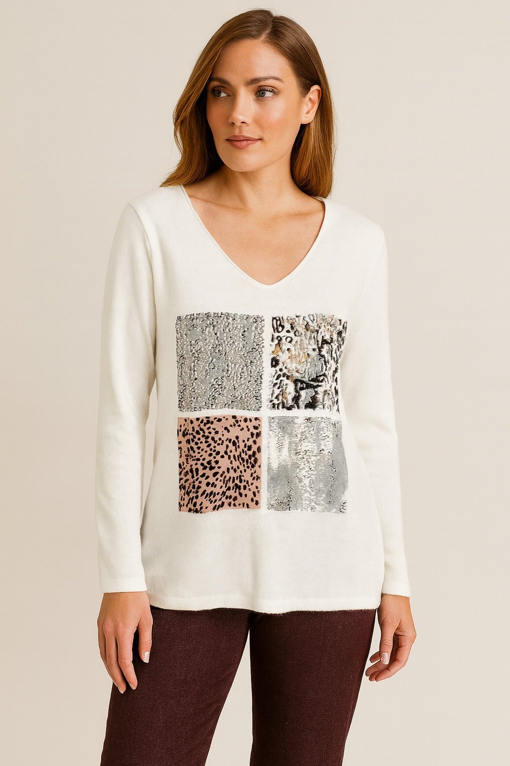Beyaz İtalyan Viskon Bluz Öönünde Leopar Deseni Olan Triko