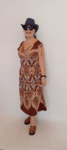 Büyük Beden Taba  Kilim Desenli Kruvaze Yaka Bel Lastikli Viskon Elbise