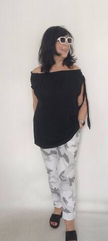 Siyah İtalyan Viskon Yaka Lastikli Düşük Kol Bluz