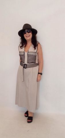 Kolsuz  Önü Siyah Cepli  Küçük Taşlı Uzun Elbise
