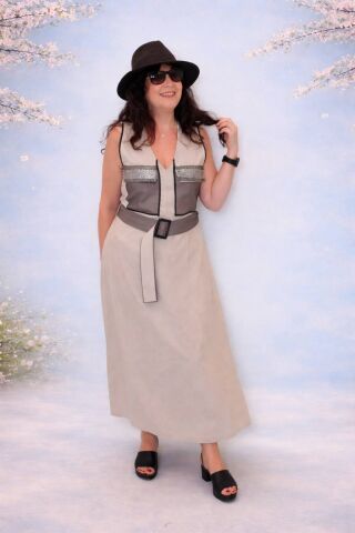 Kolsuz  Önü Siyah Cepli  Küçük Taşlı Uzun Elbise