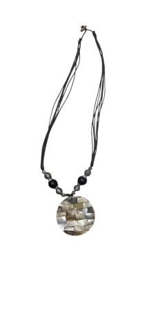 Tasarım Dogal Malzeme İle Üretimiş   Handmade Kolye