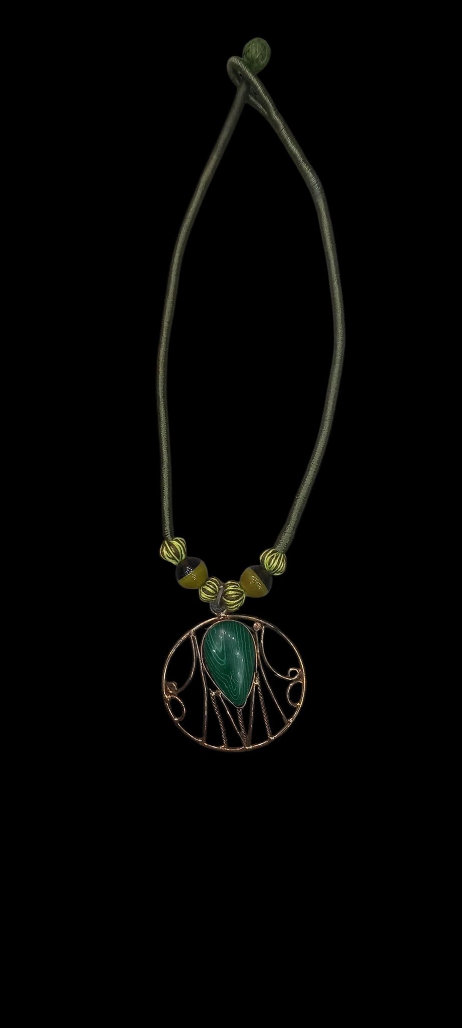 Tasarım Dogal Malzeme İle Üretimiş   Handmade Kolye