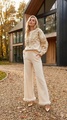 Triko Paçası Püsküllü Beyaz Pantolon