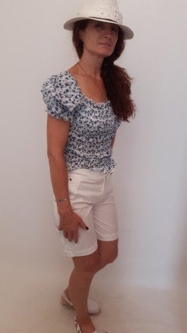 Beyaz Mavi Ufak Floral Desenli Gipeli  Mini Bluz