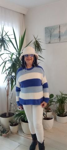 Beyaz Mavi Çizgili  İtalyan Kalın Örgü Yumuşacık  Arka Daha Uzun  Triko