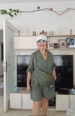 Haki Rengi İtalyan Keten Beli Büzgülü Diz Üstü Şort