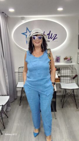 Menekşe Mavisi Rengi İtalyan  Keten Kolsuz  bluz