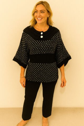 Siyah Üstü Puantiye Beyaz Dügmeli Triko