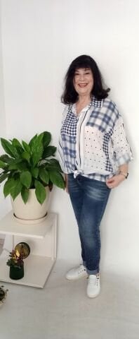 Italyan Kareli Beyaz Lacivert Pechwork Viskon İtalyan Uzun Gomlek
