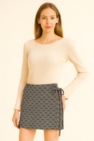 İtalyan Kemik Rengi Kayık Yaka Kısa Triko