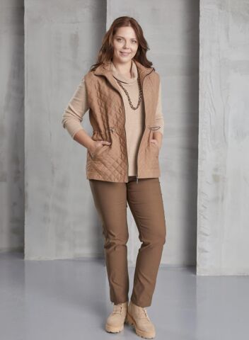 Bej Rengi Kapitone Kapşonlu  Fermuarlı Yelek