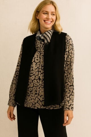 Siyah Örme Kumaş Yelek