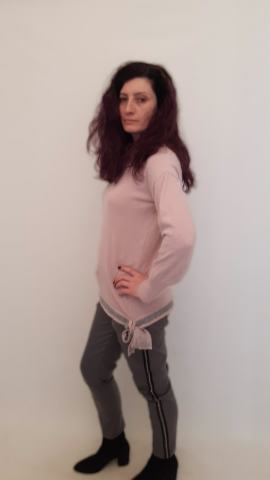 Pembe Eteği Gri Şeritli Yarım Boğazlı Triko