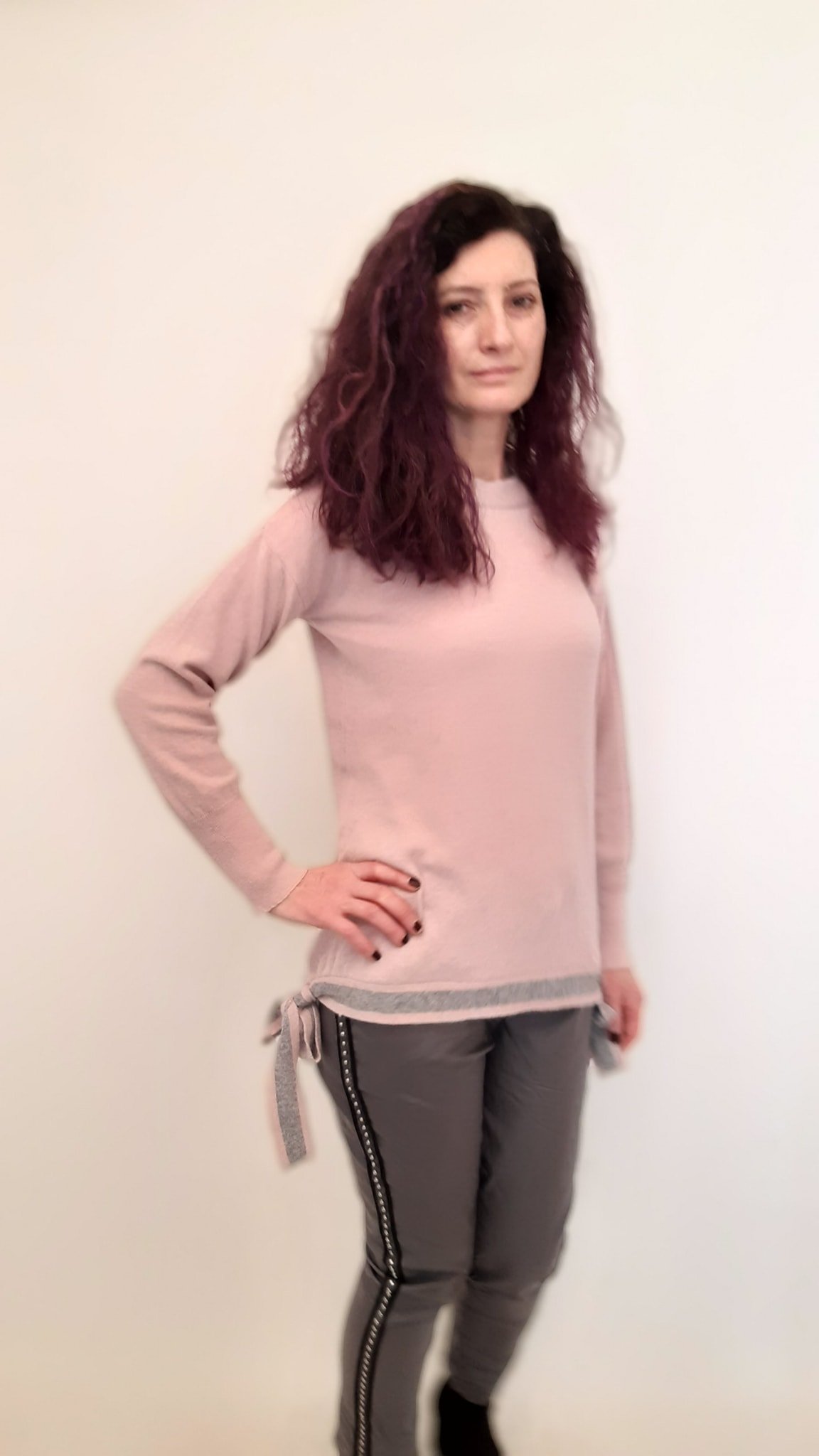 Pembe Eteği Gri Şeritli Yarım Boğazlı Triko